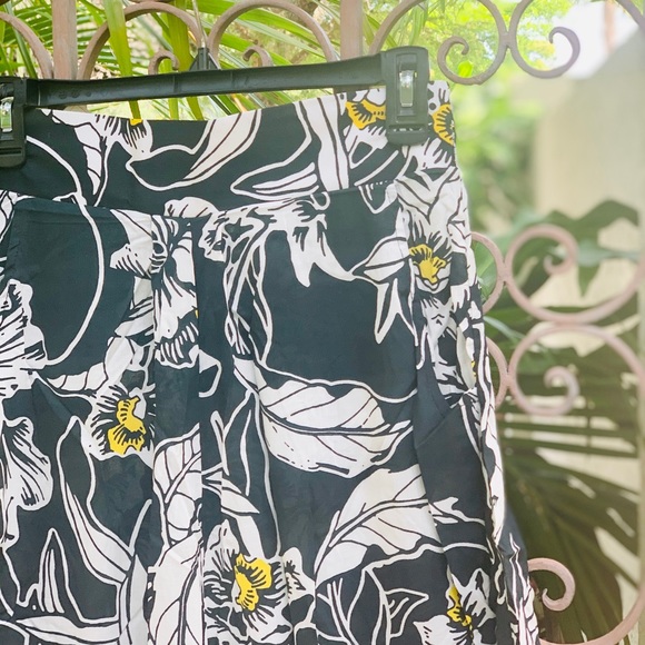 MAAJI ☀️ Flowy Tropical Beach cover Up Pants - Picture 8 of 12